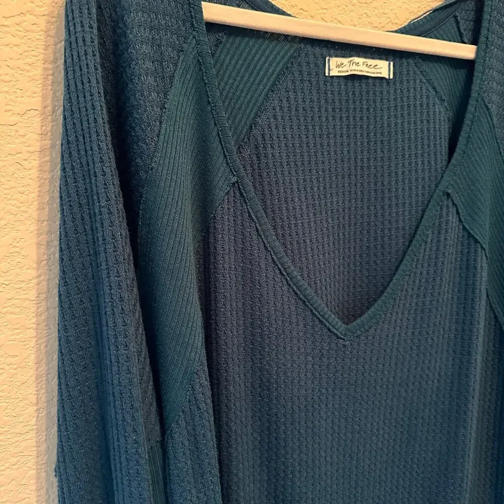 We The Free | Size M Womens long Sleeve V Neck Blouse